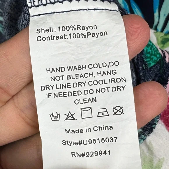 Suzanne Betro Tropical Floral Kimono Top | Boho Resort Layering Piece - Picture 5 of 8